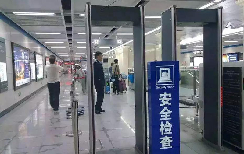 物品過安檢機(jī)時